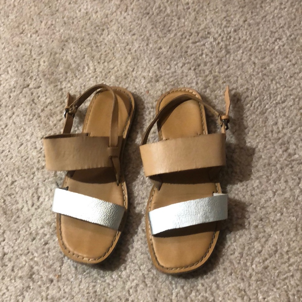 Gap sandals